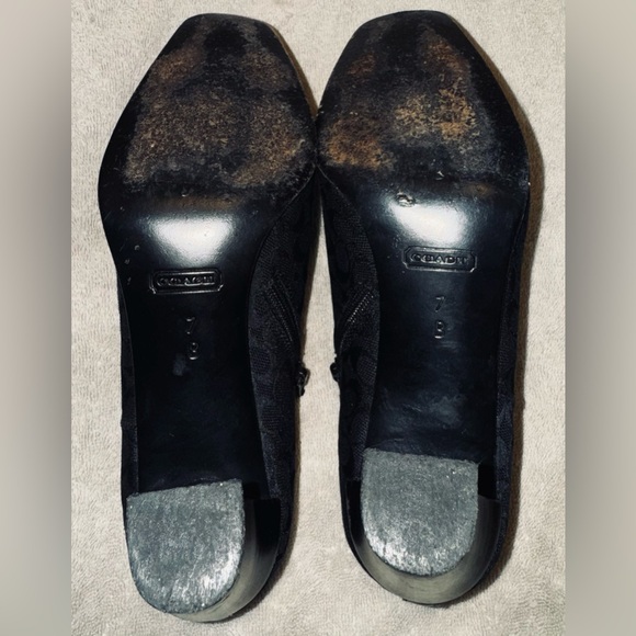 Coach *Rare* Vintage A3971 Daphne Block Heel Logo Bootie in Black/Black size 7B - Picture 7 of 16